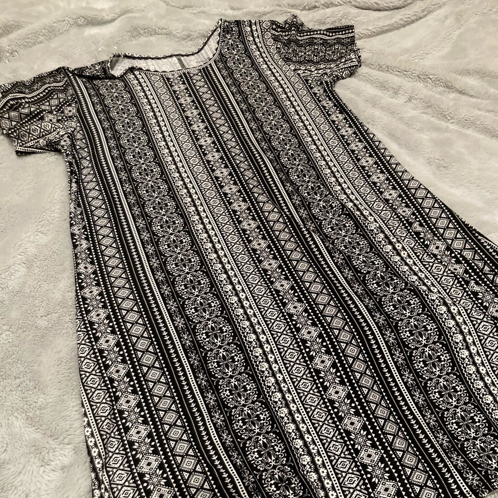 NWT Bobbie Brooks black and white t-shirt dress